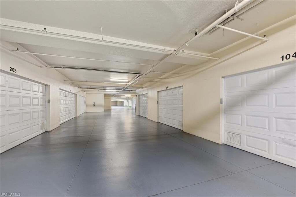 4864 Hampshire Ct 204, Naples, FL 34112-24