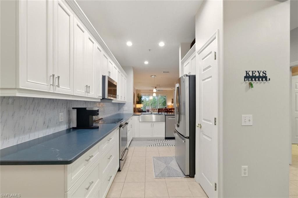 4864 Hampshire Ct 204, Naples, FL 34112-6