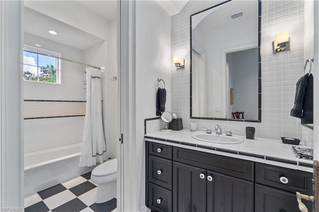 29150 Positano Ln, Naples, FL 34110-19