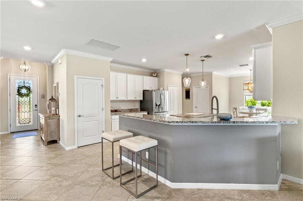 4698 Abaca Cir, Naples, FL 34119-11