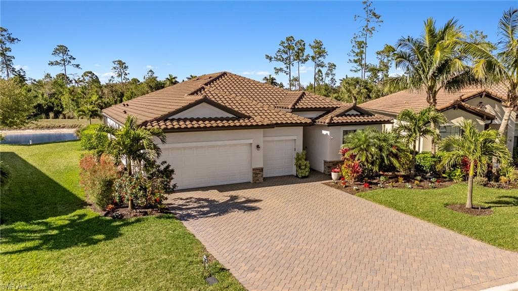 4698 Abaca Cir, Naples, FL 34119-26