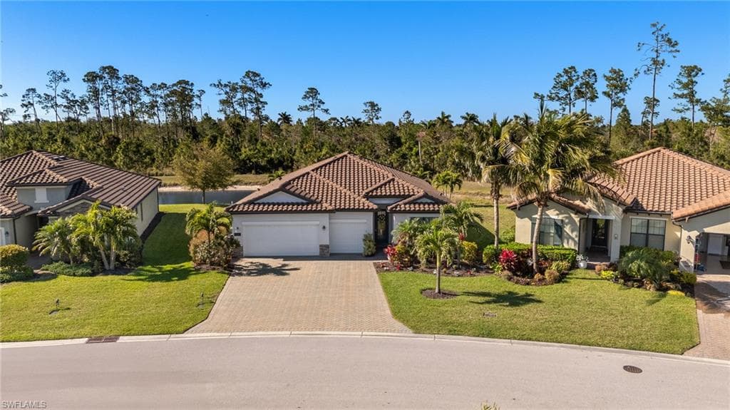 4698 Abaca Cir, Naples, FL 34119-27