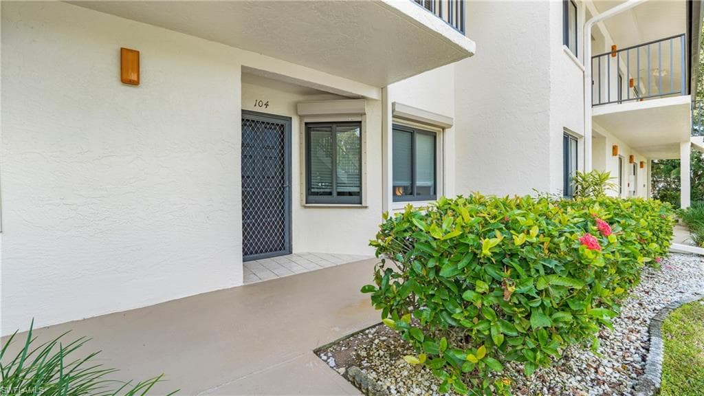 4957 Pepper Cir C104, Naples, FL 34113-21