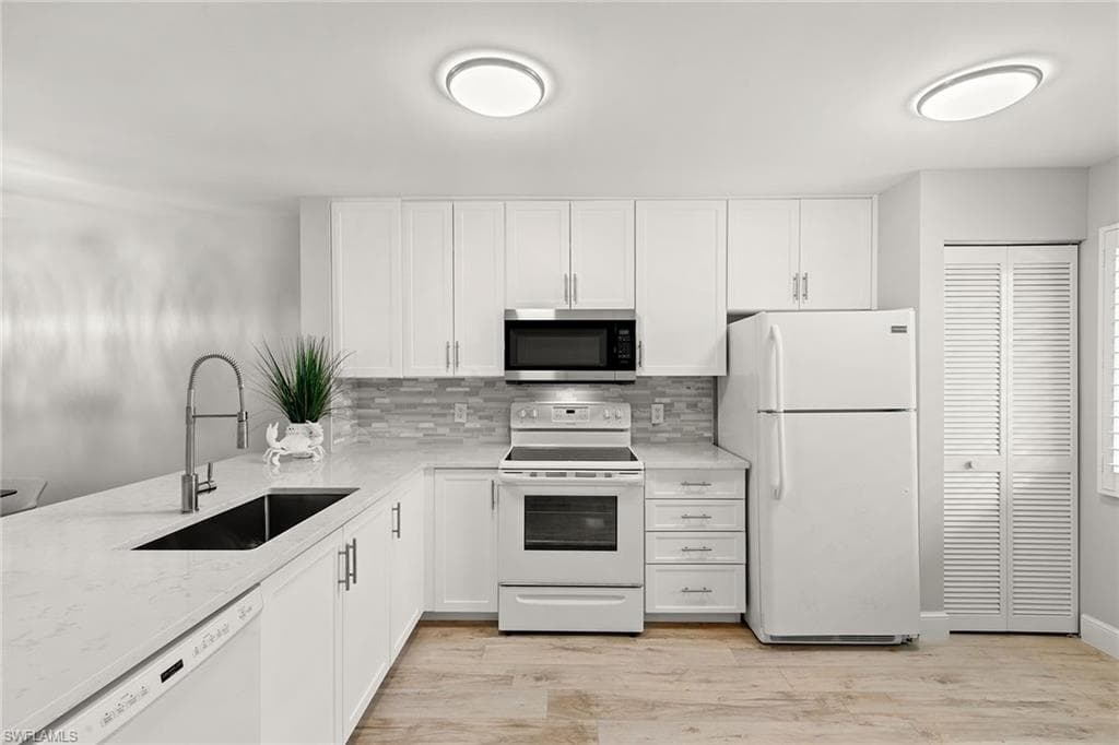 3071 Sandpiper Bay Cir L205, Naples, FL 34112-4