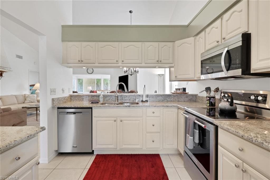 841 Kings Way, Naples, FL 34104-12