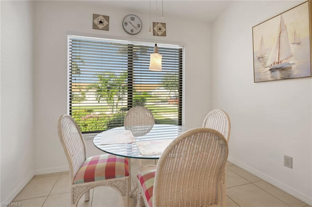 841 Kings Way, Naples, FL 34104-13