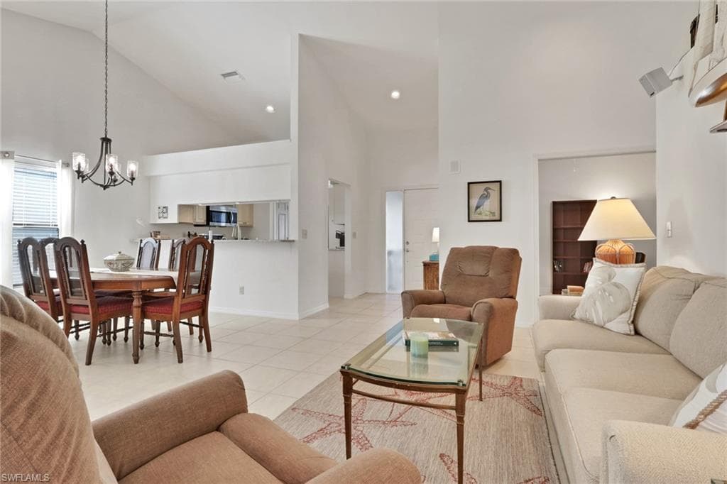 841 Kings Way, Naples, FL 34104-15