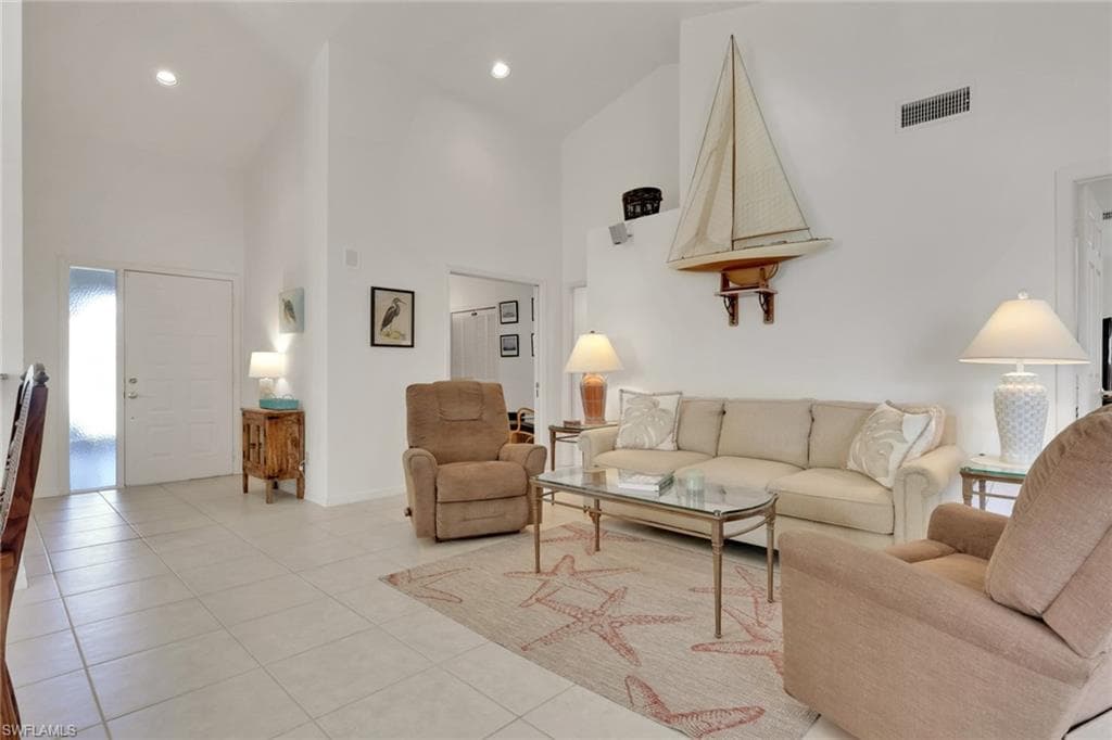 841 Kings Way, Naples, FL 34104-16