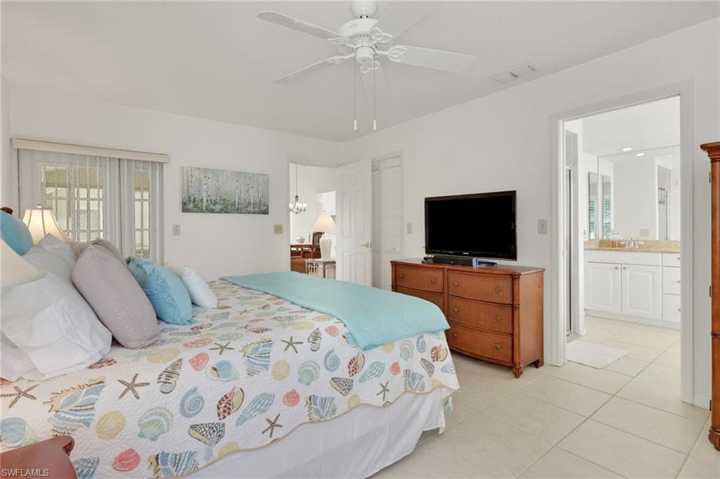 841 Kings Way, Naples, FL 34104-19