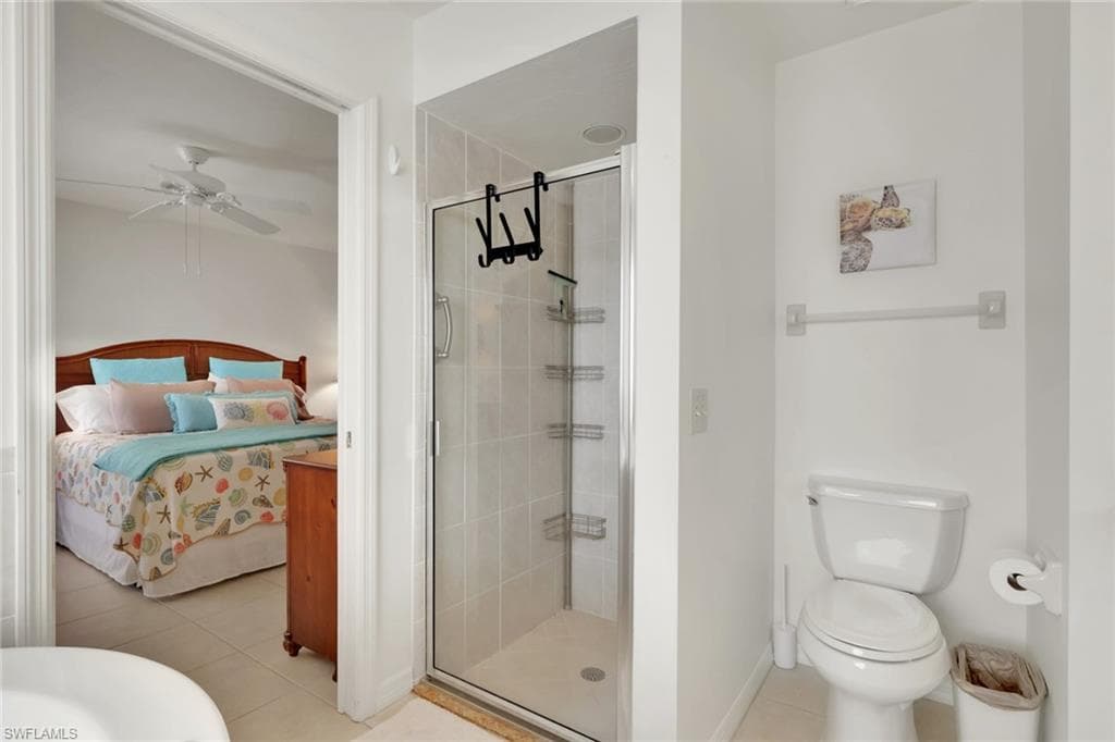 841 Kings Way, Naples, FL 34104-21