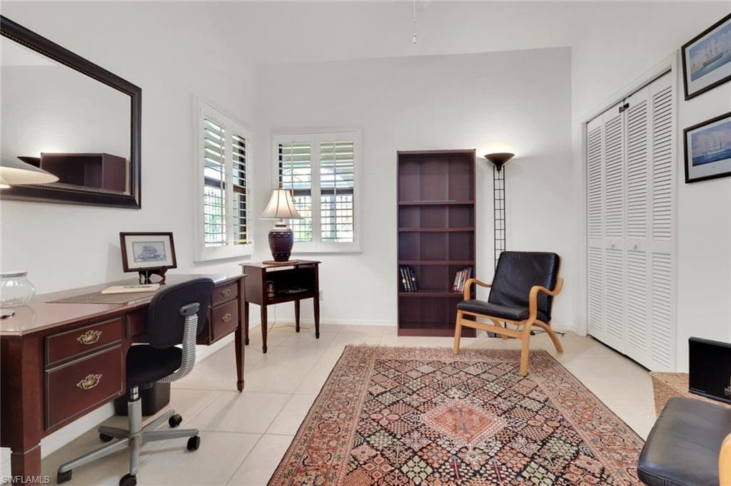 841 Kings Way, Naples, FL 34104-24