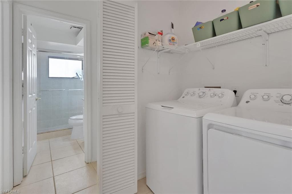 841 Kings Way, Naples, FL 34104-25