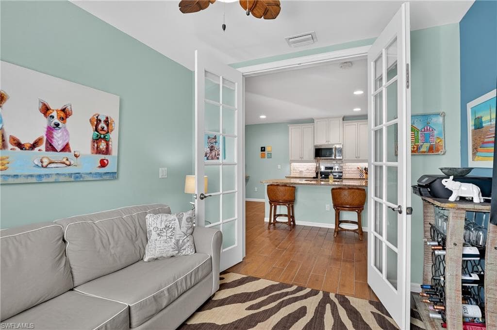 14891 Edgewater Cir, Naples, FL 34114-13