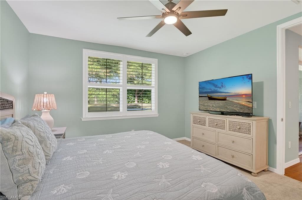 14891 Edgewater Cir, Naples, FL 34114-17