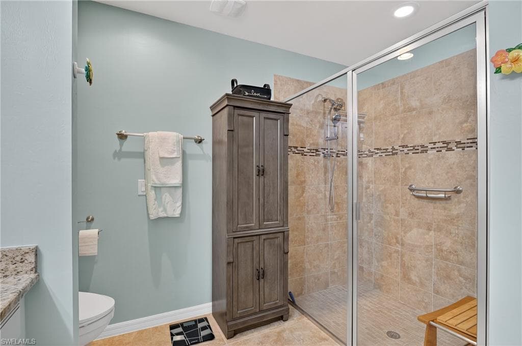 14891 Edgewater Cir, Naples, FL 34114-21