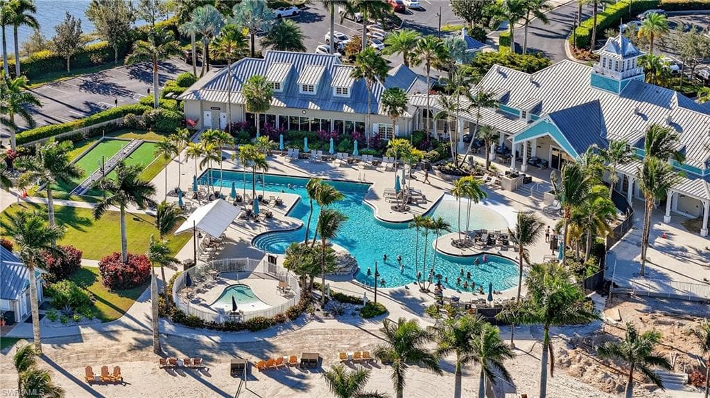 14891 Edgewater Cir, Naples, FL 34114-38