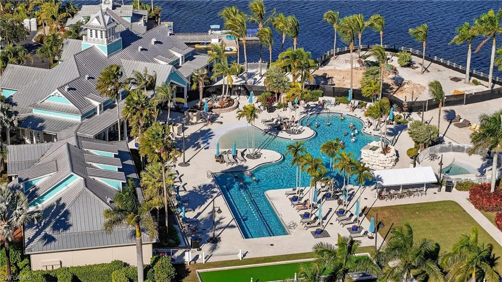 14891 Edgewater Cir, Naples, FL 34114-43