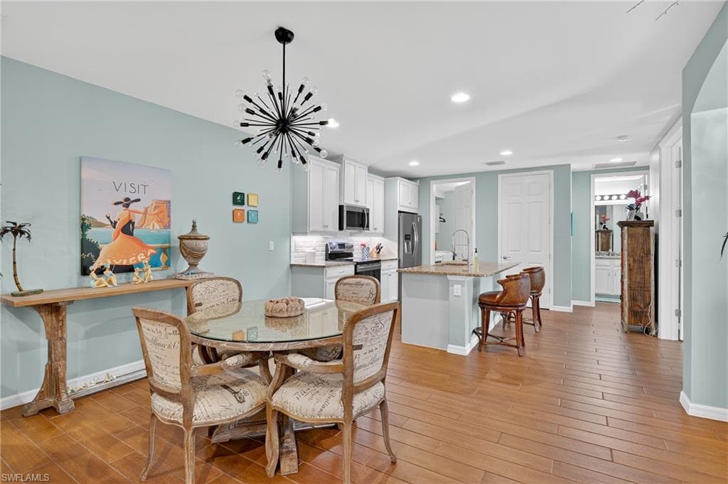 14891 Edgewater Cir, Naples, FL 34114-3