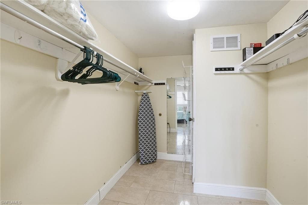 5435 Rattlesnake Hamm Rd E-304, Naples, FL 34113-13