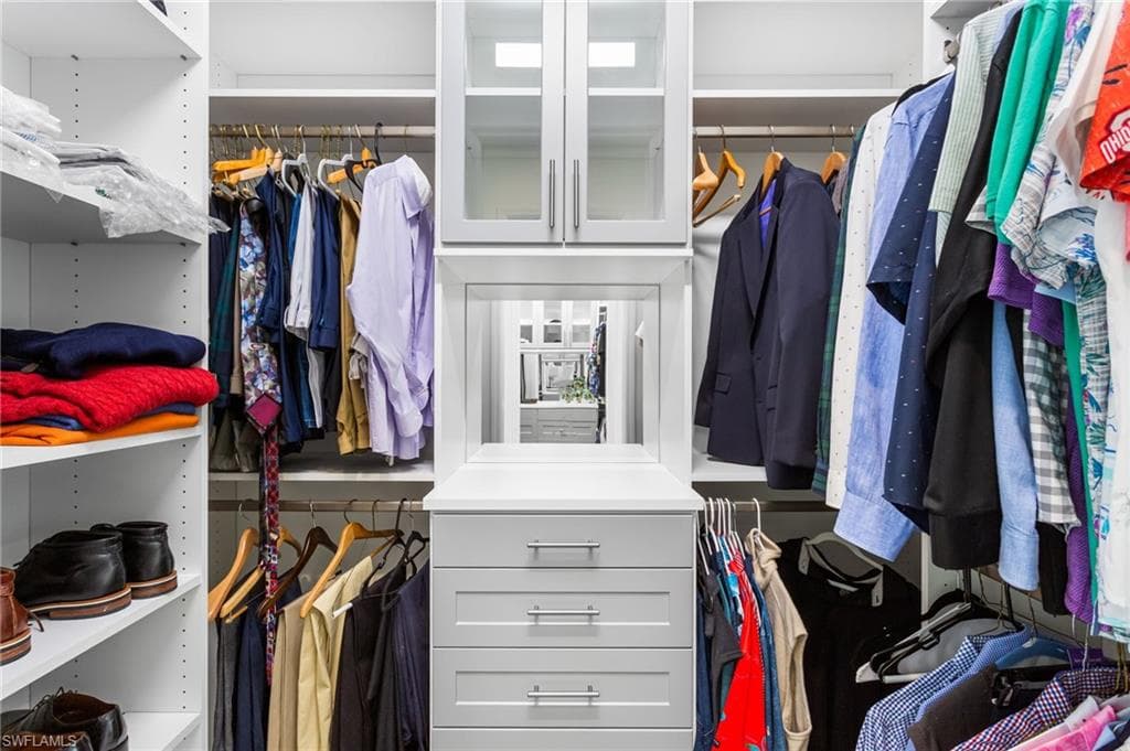 11813 Drake Ln, Naples, FL 34120-17