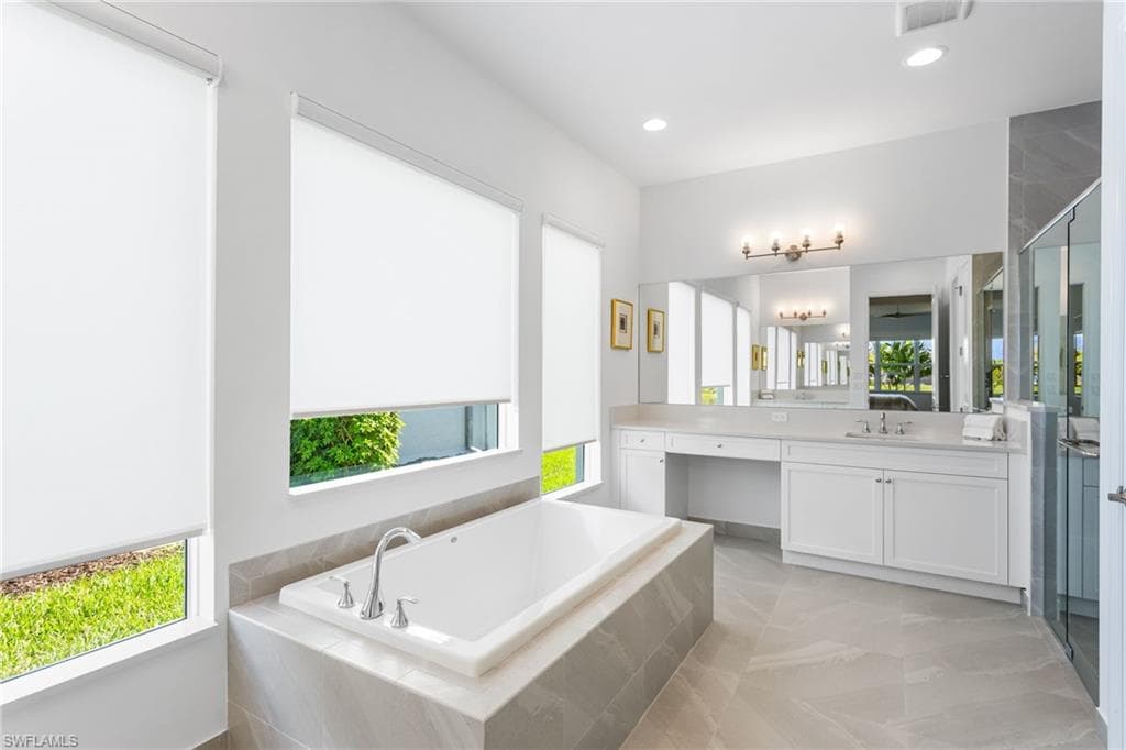 11813 Drake Ln, Naples, FL 34120-19