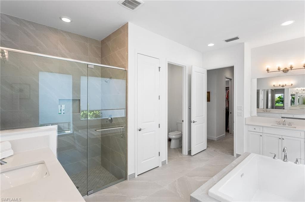 11813 Drake Ln, Naples, FL 34120-20