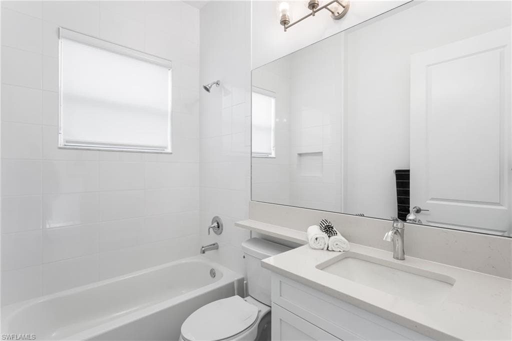 11813 Drake Ln, Naples, FL 34120-28