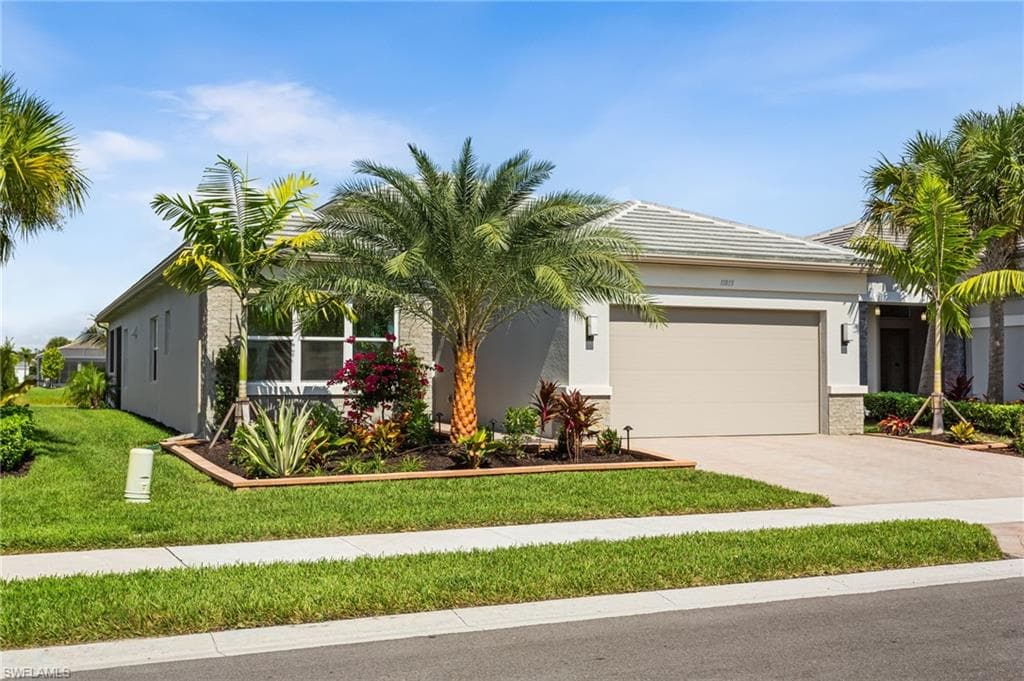 11813 Drake Ln, Naples, FL 34120-2