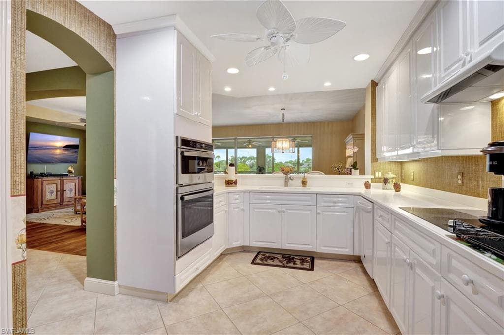 720 Waterford Dr 302, Naples, FL 34113-12