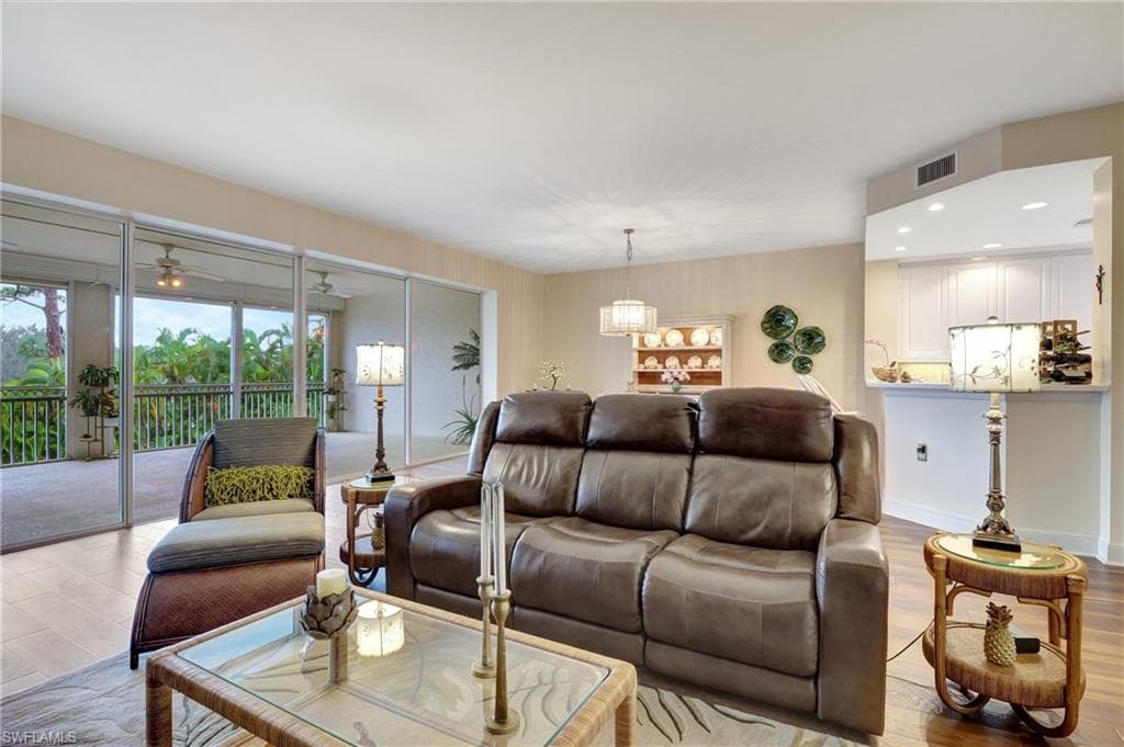 720 Waterford Dr 302, Naples, FL 34113-15