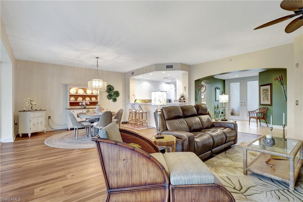 720 Waterford Dr 302, Naples, FL 34113-16