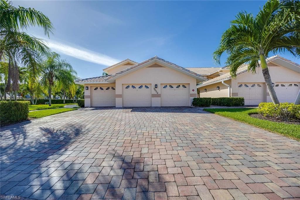 9022 Michael Cir 3, Naples, FL 34113-2