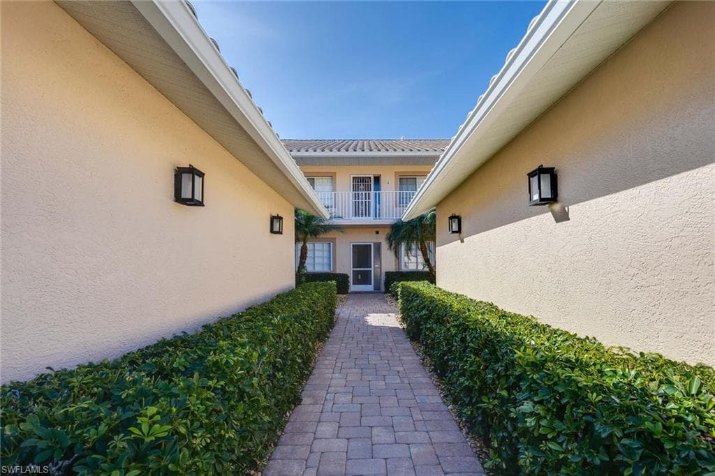 9022 Michael Cir 3, Naples, FL 34113-3