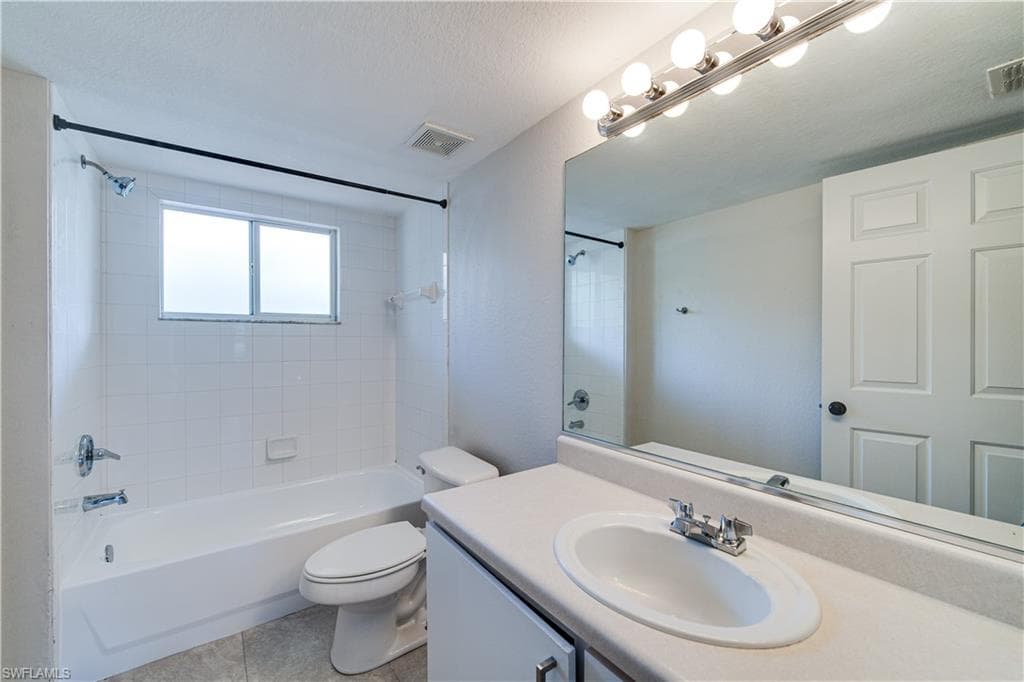 8297 Key Royal Ln 315, Naples, FL 34119-8