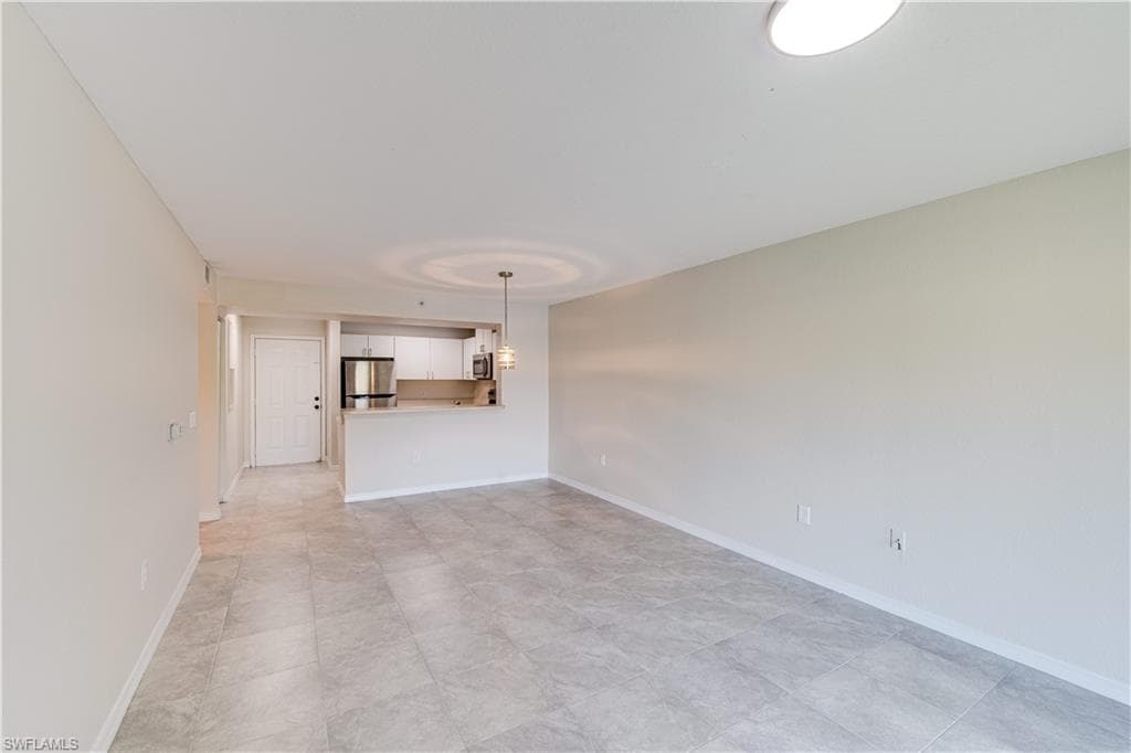 8297 Key Royal Ln 315, Naples, FL 34119-5