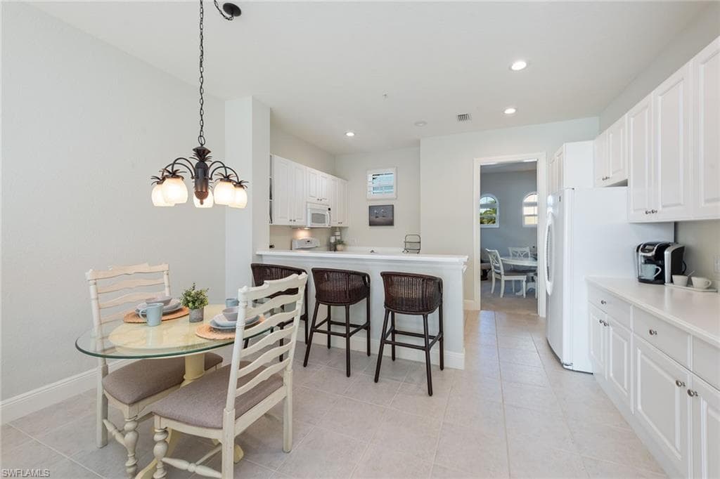 9224 Campanile Cir 202, Naples, FL 34114-8