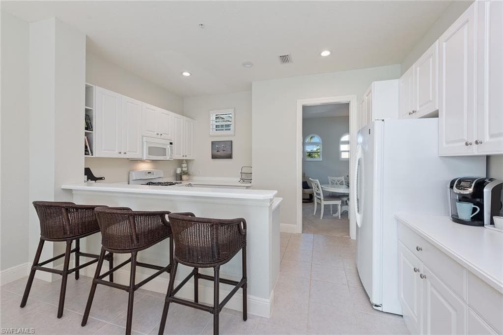 9224 Campanile Cir 202, Naples, FL 34114-9