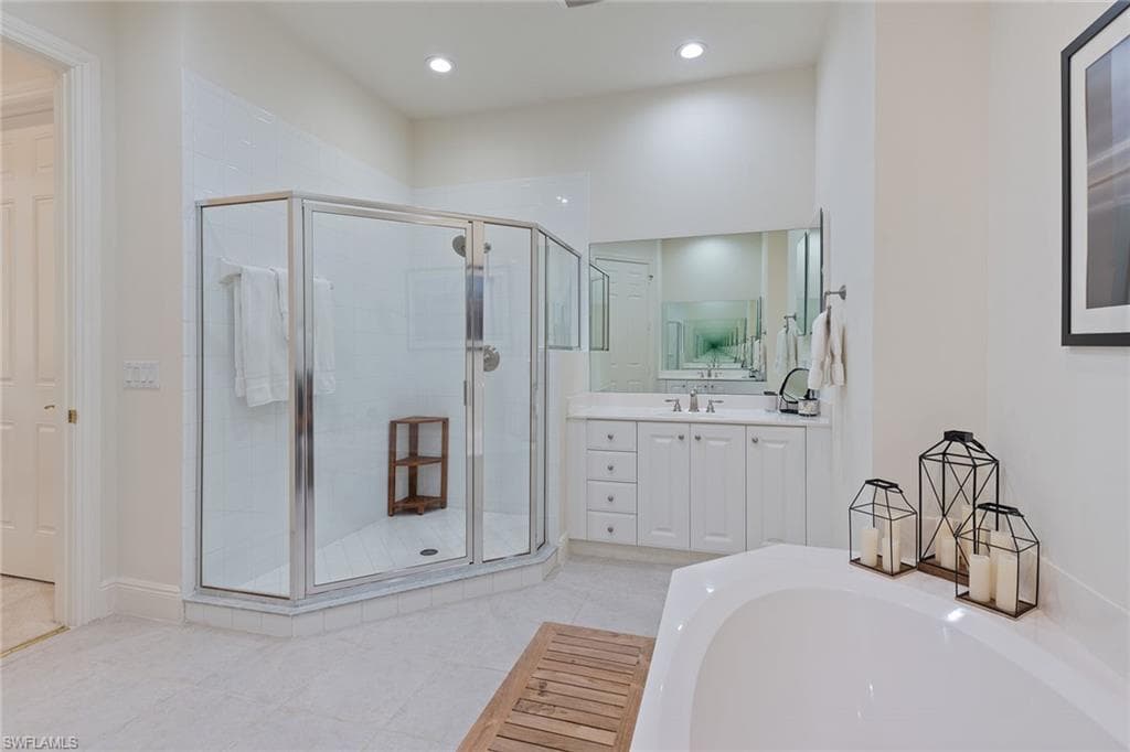 9224 Campanile Cir 202, Naples, FL 34114-15