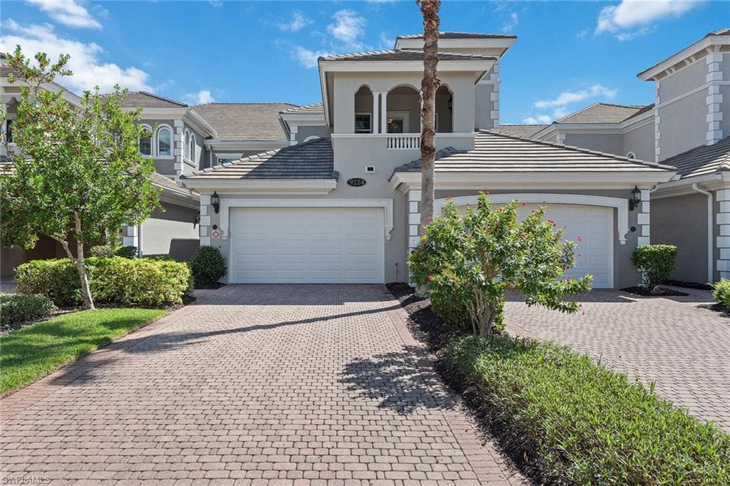 9224 Campanile Cir 202, Naples, FL 34114-1