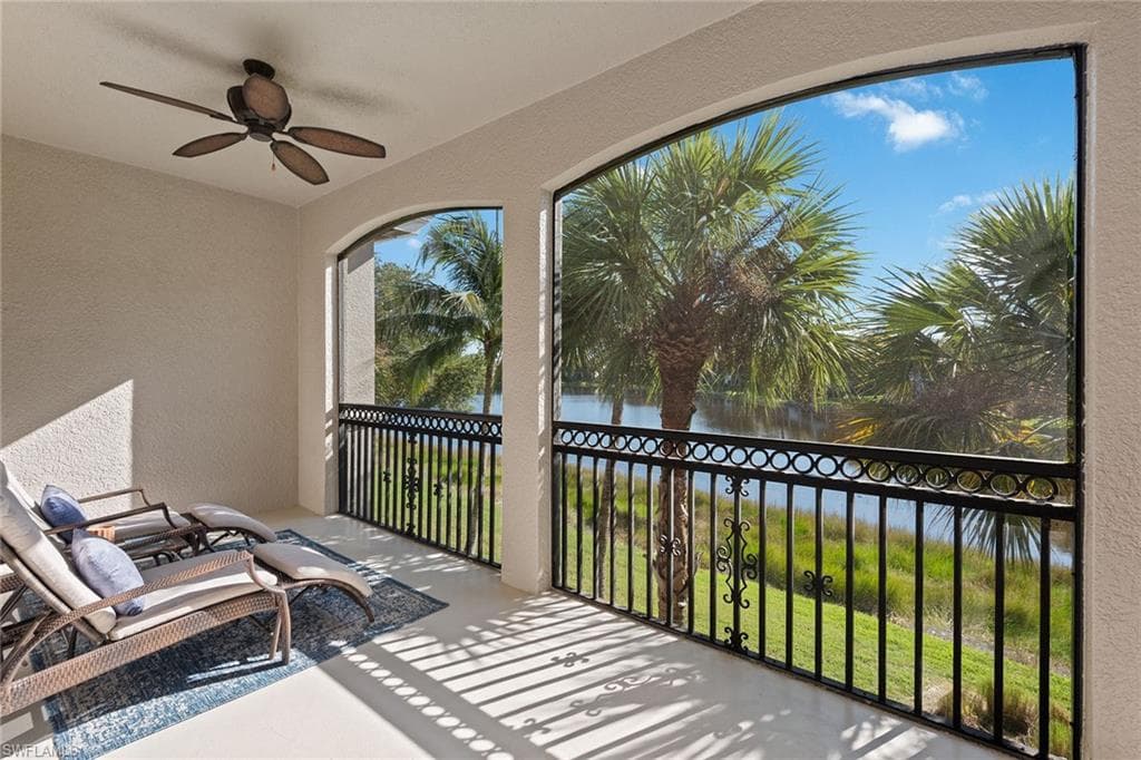 9224 Campanile Cir 202, Naples, FL 34114-2
