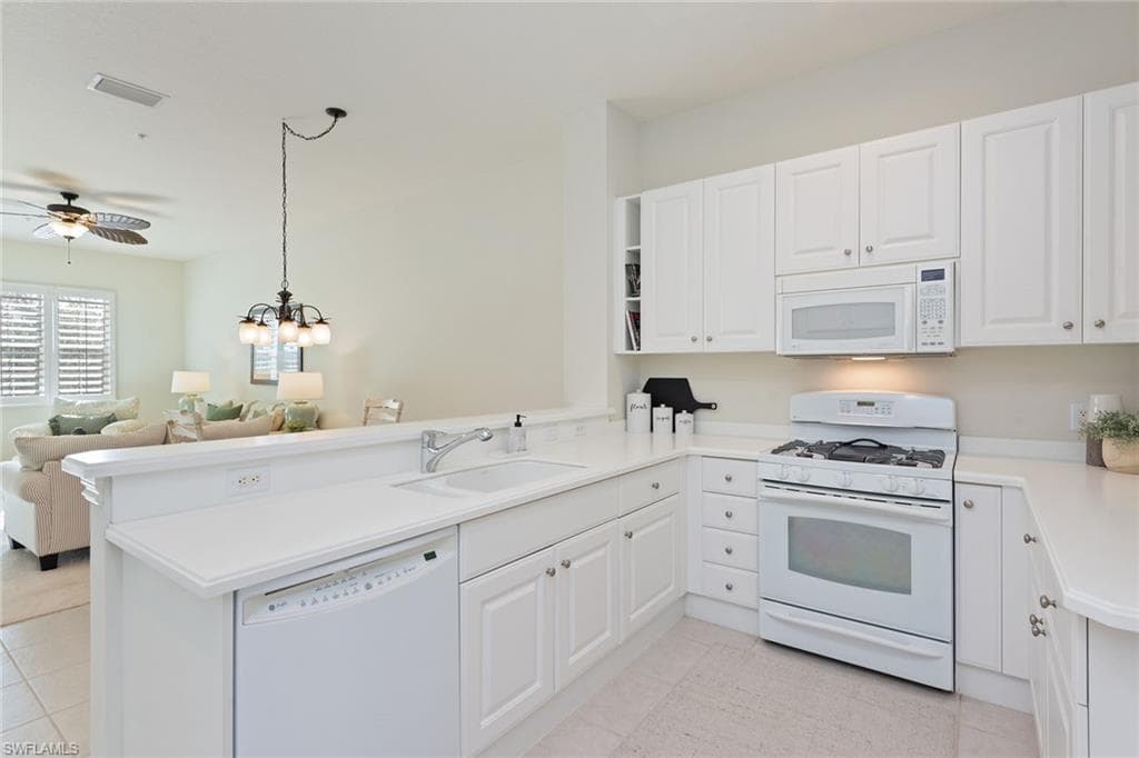 9224 Campanile Cir 202, Naples, FL 34114-3