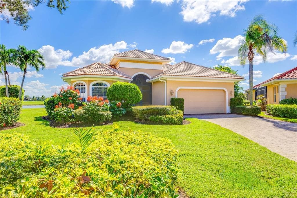 6730 Bent Grass Dr, Naples, FL 34113-10