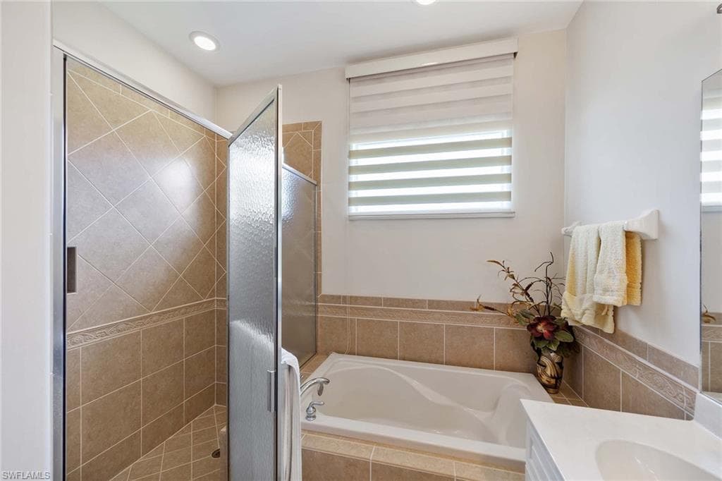 6730 Bent Grass Dr, Naples, FL 34113-23