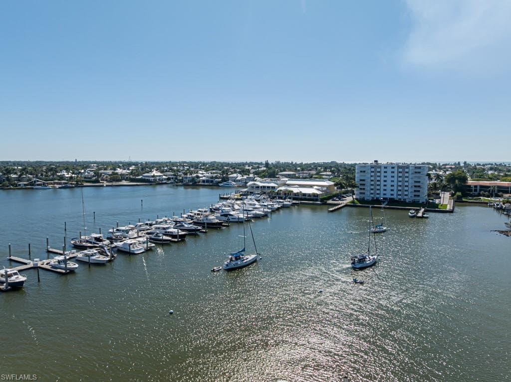 1325 7th St S 6a, Naples, FL 34102-20