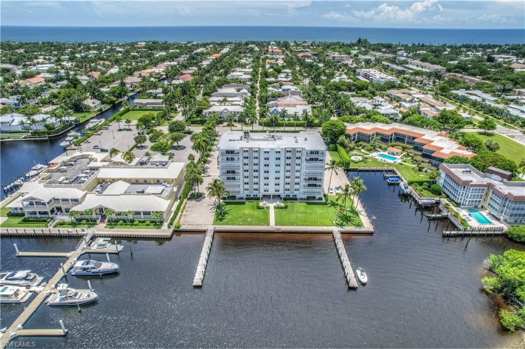 1325 7th St S 6a, Naples, FL 34102-2