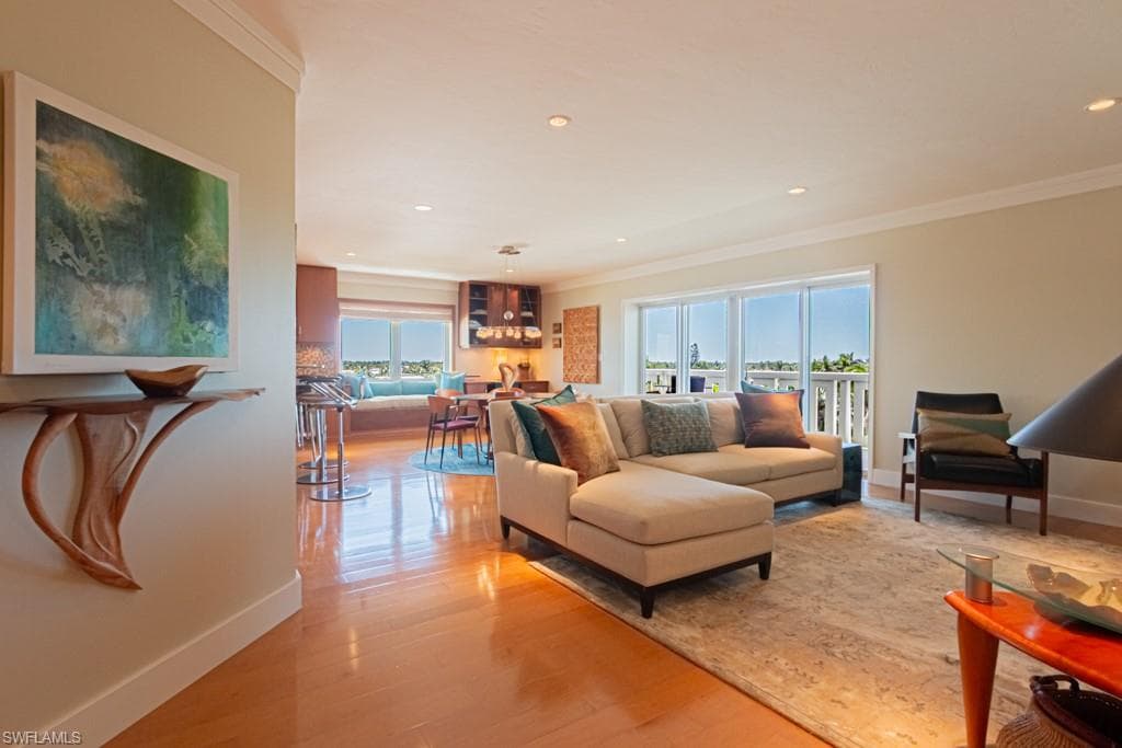 1325 7th St S 6a, Naples, FL 34102-3