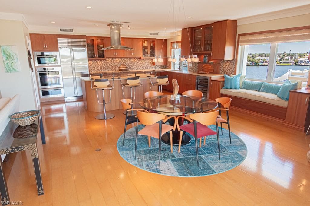 1325 7th St S 6a, Naples, FL 34102-4