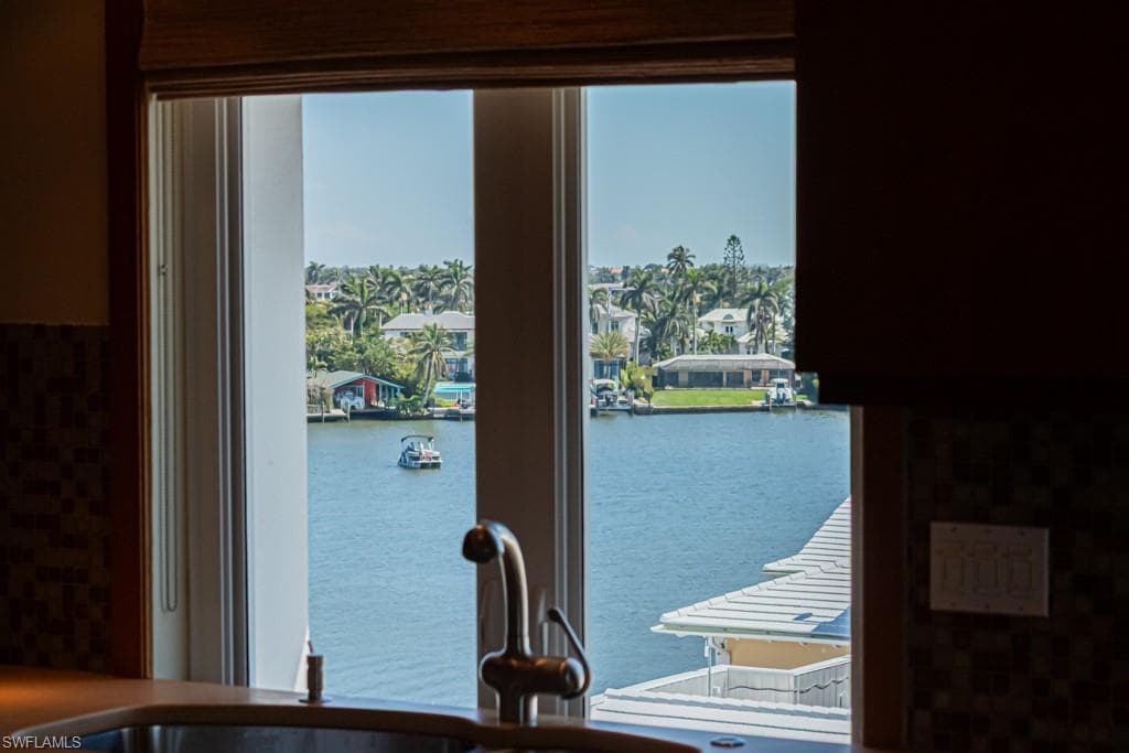 1325 7th St S 6a, Naples, FL 34102-6