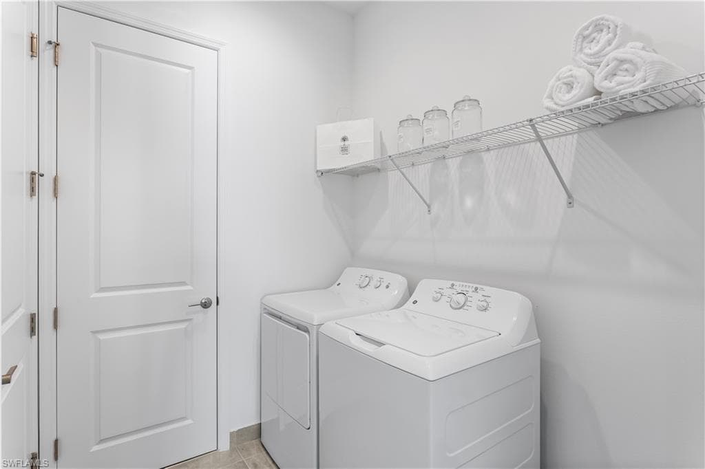 12438 Dahlia Ct, Naples, FL 34120-27