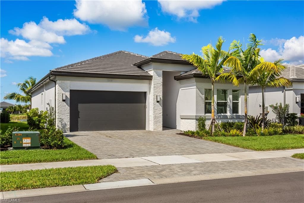 12438 Dahlia Ct, Naples, FL 34120-2